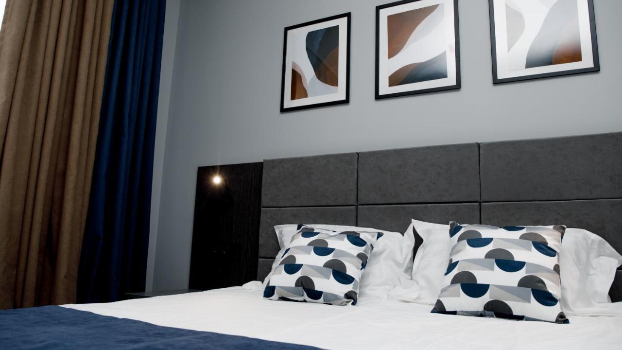 Hotel Zodiac Atyraū Esterno foto
