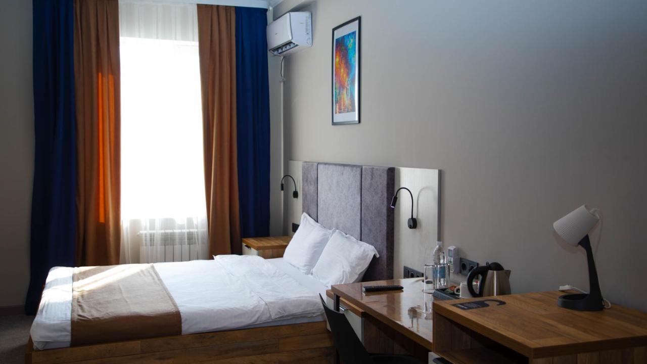 Hotel Zodiac Atyraū Esterno foto
