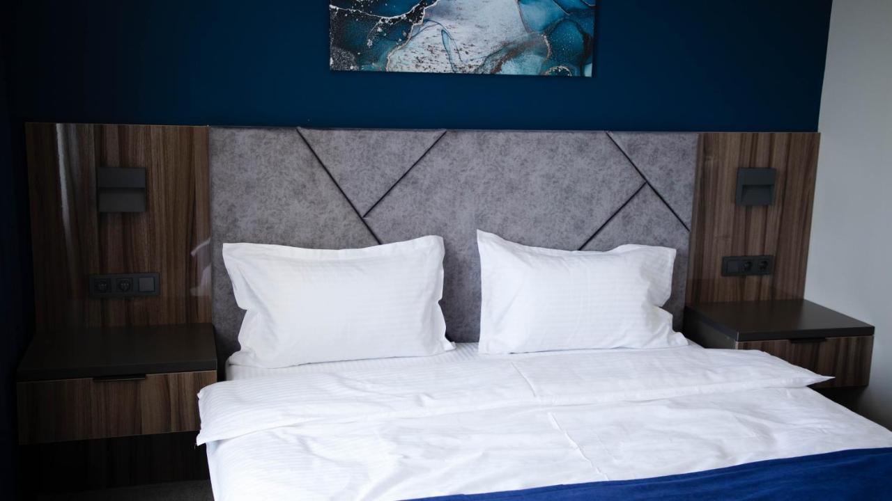 Hotel Zodiac Atyraū Esterno foto