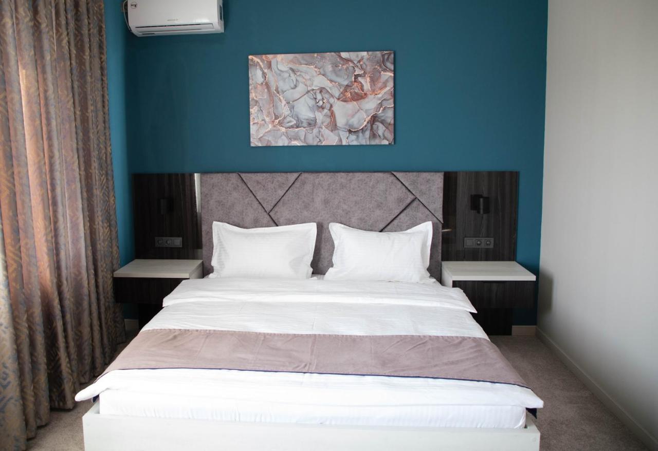 Hotel Zodiac Atyraū Esterno foto