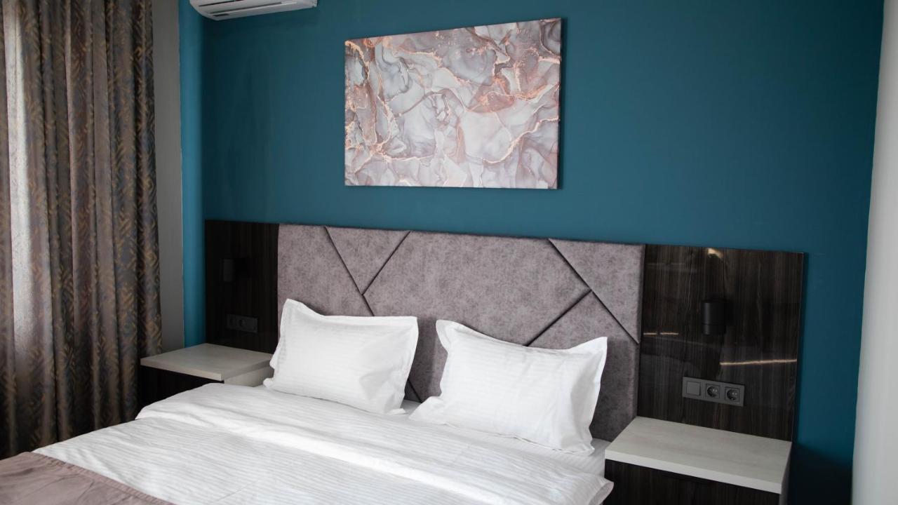 Hotel Zodiac Atyraū Esterno foto