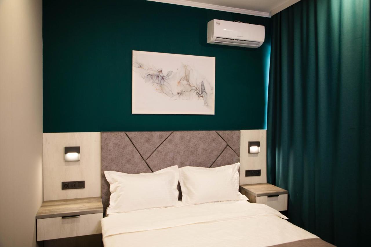 Hotel Zodiac Atyraū Esterno foto