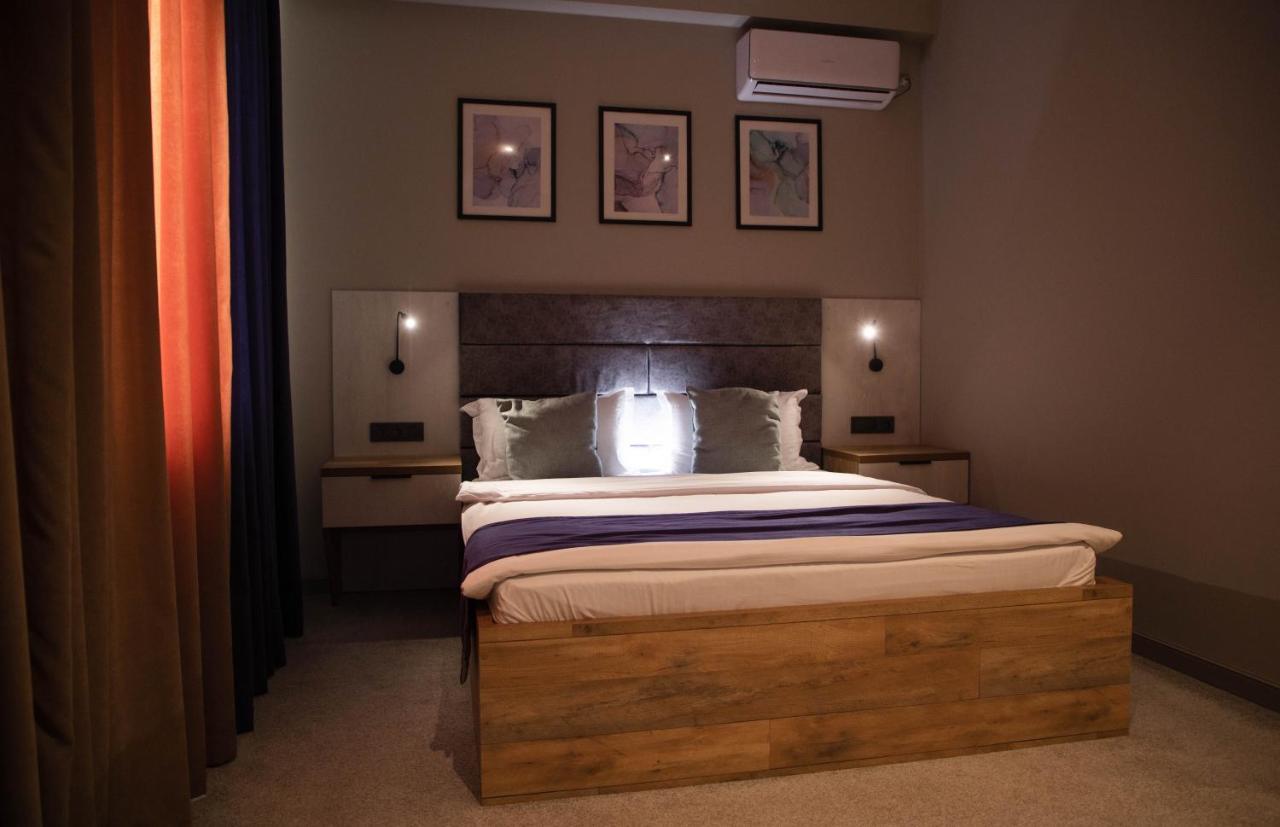 Hotel Zodiac Atyraū Esterno foto