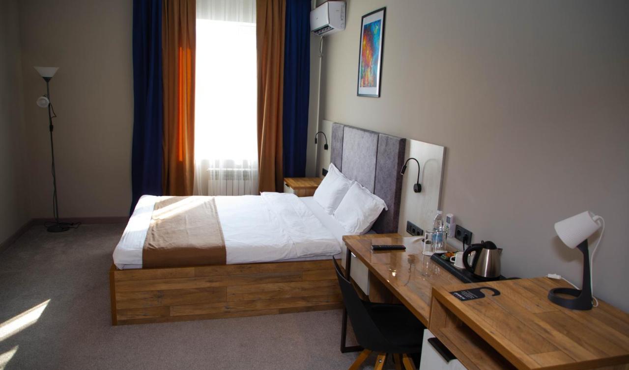 Hotel Zodiac Atyraū Esterno foto