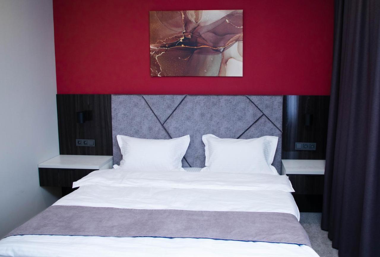 Hotel Zodiac Atyraū Esterno foto